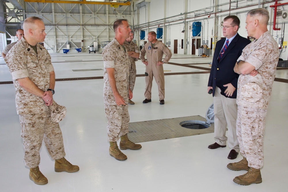 Marine Corps Commandant Visits MCAS Beaufort