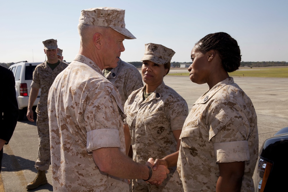 Marine Corps Commandant Visits MCAS Beaufort