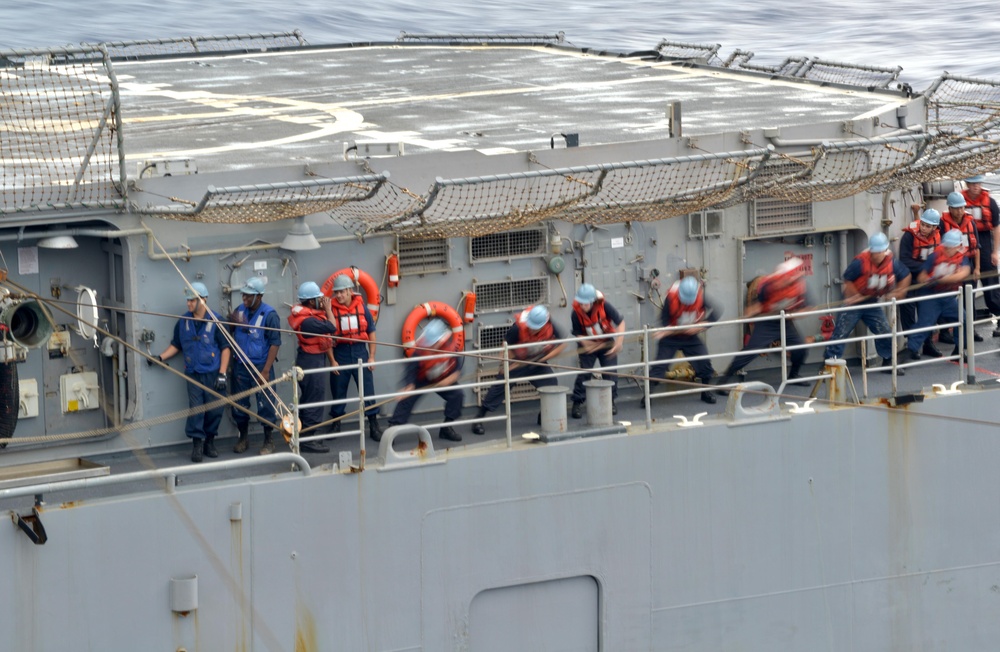 USS Antietam approaches USS George Washington for fueling at sea