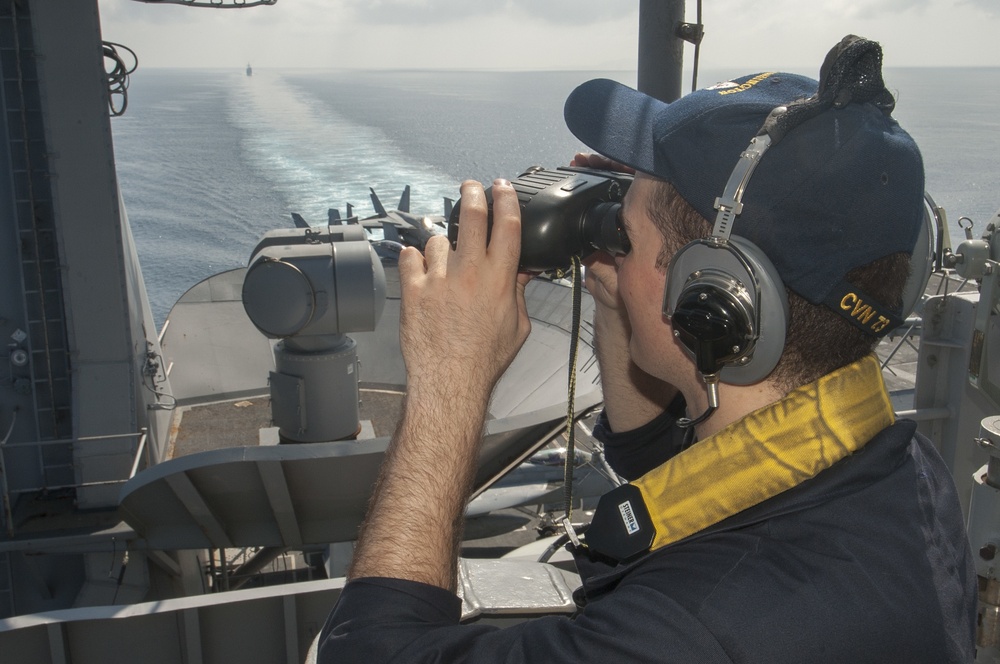 USS George Washington transits through the Basilan Strait