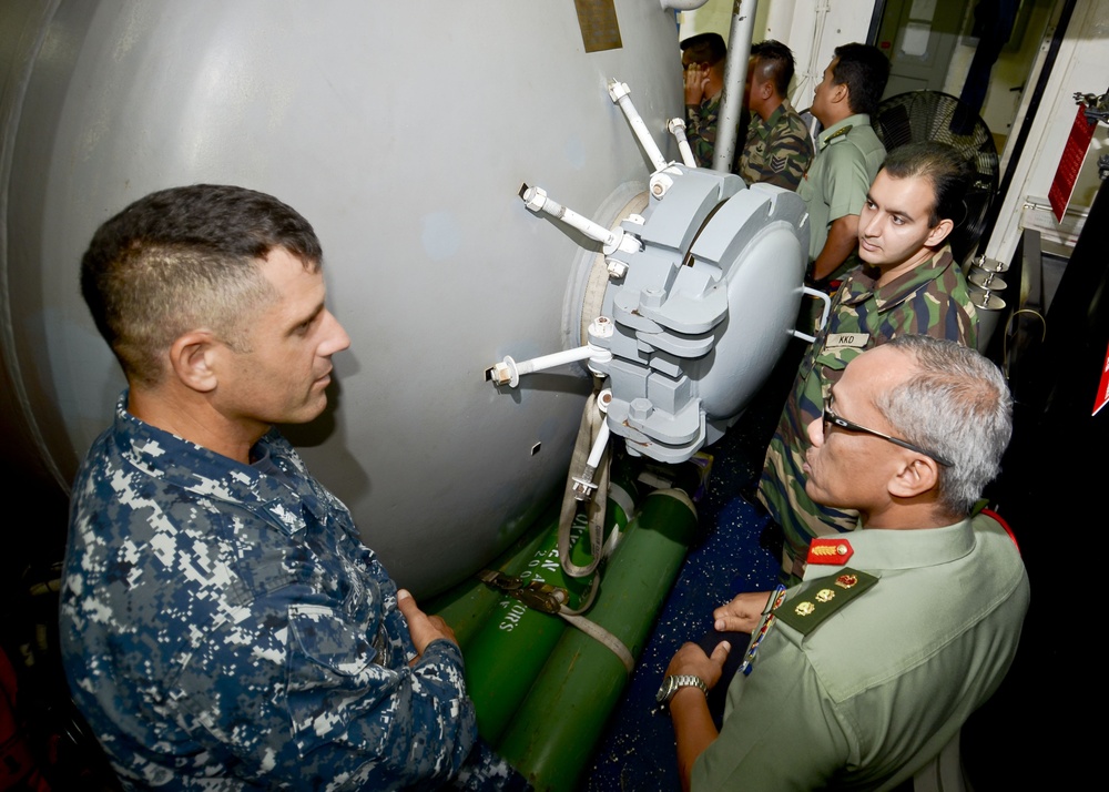 DVIDS - Images - USS Frank Cable operations [Image 2 of 2]