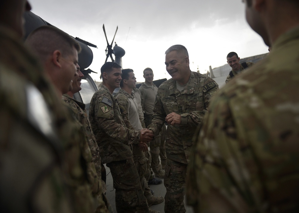 ISAF commander visits Bagram