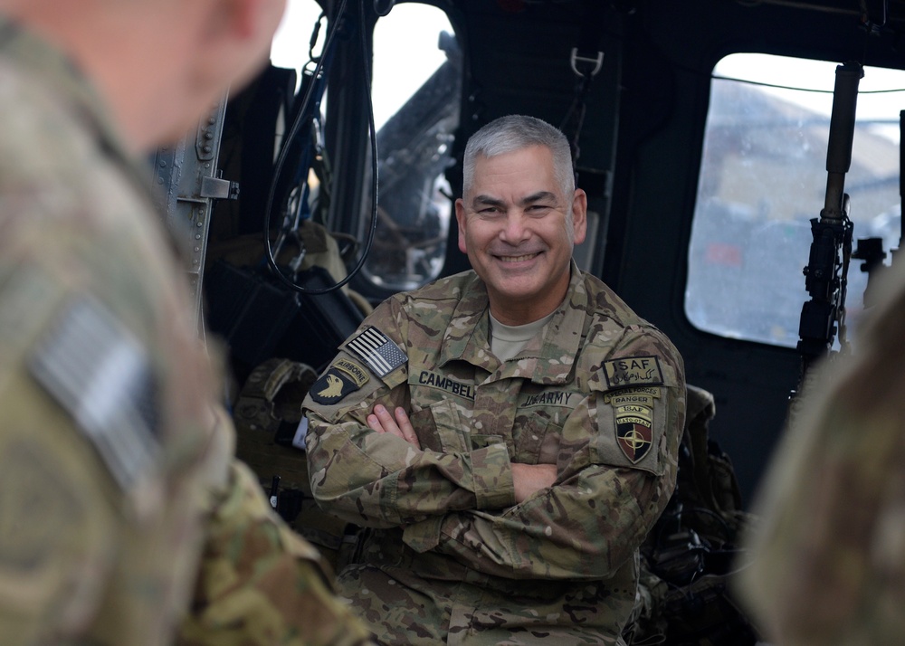 ISAF commander visits Bagram