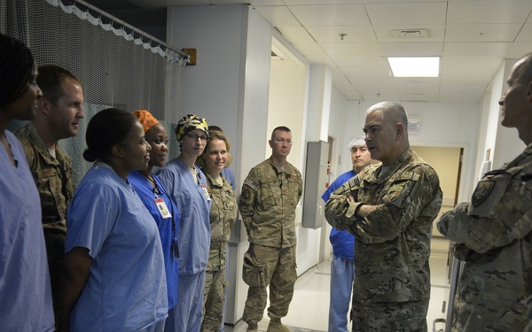 ISAF Commander visits Bagram