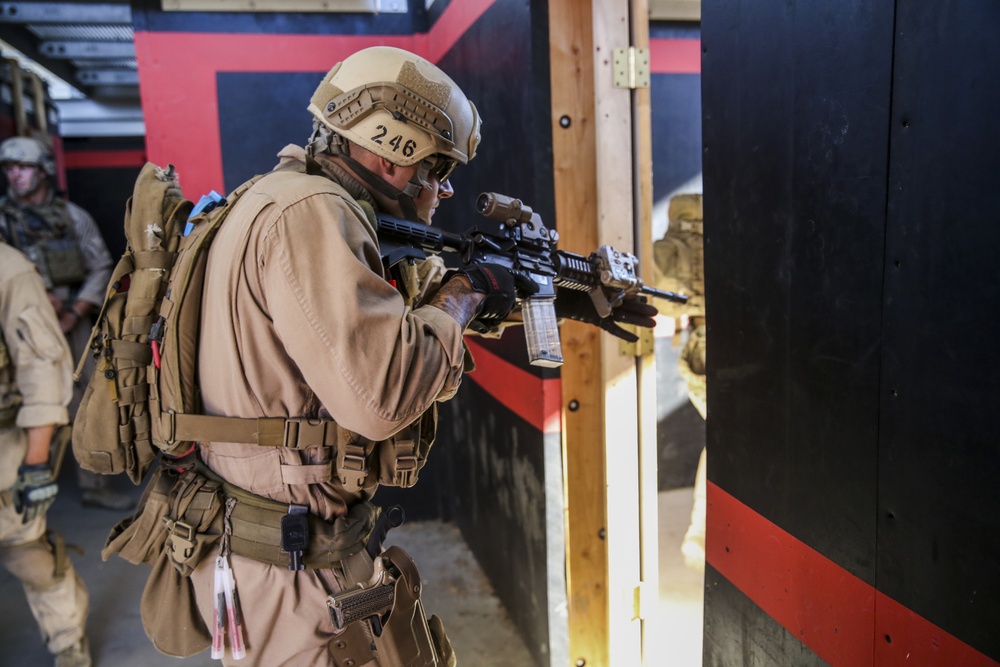 Recon Marines conduct CQT