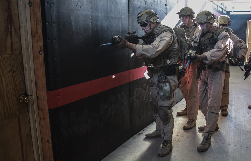 Recon Marines conduct CQT