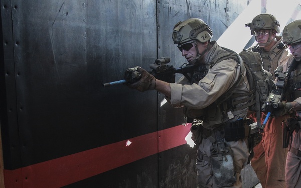 Recon Marines conduct CQT