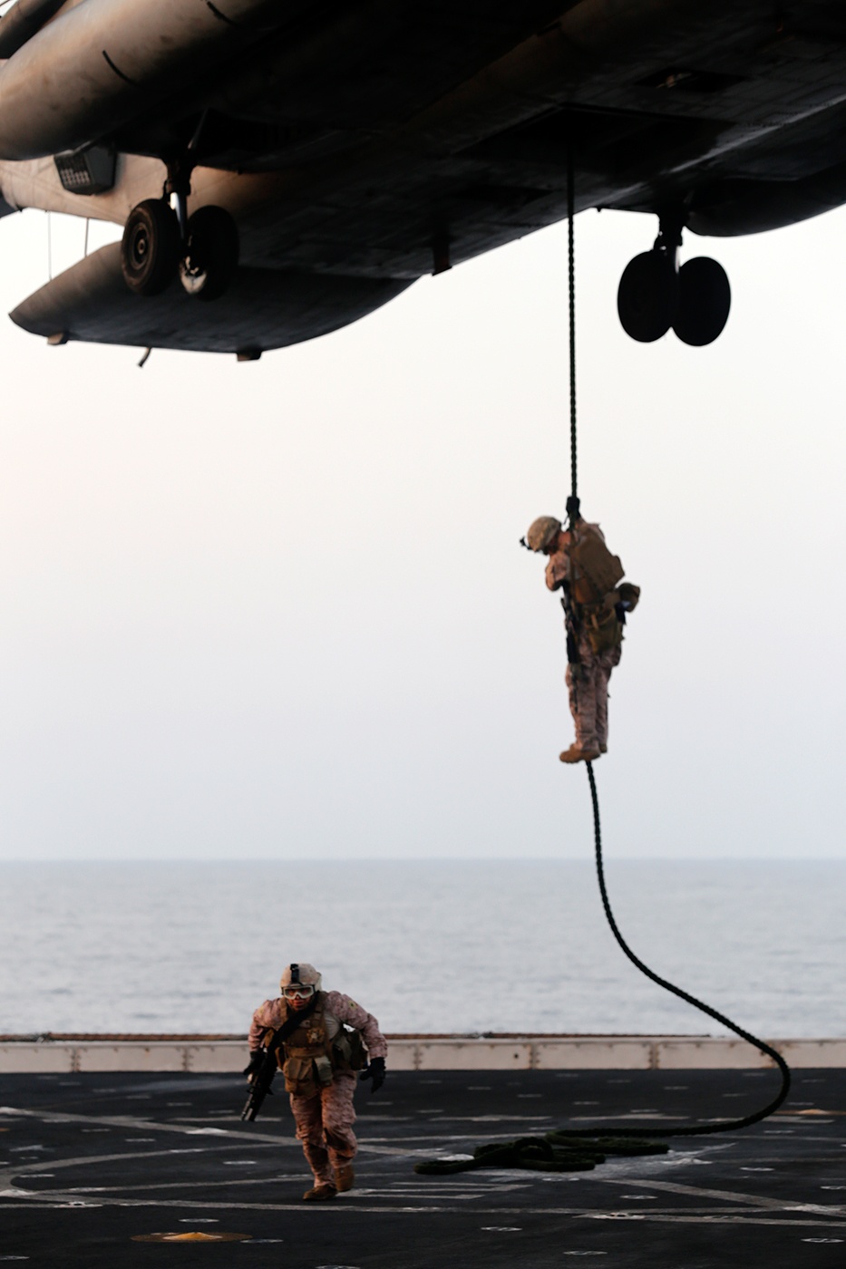 BLT 2/1 Conducts Fast-rope Exercise