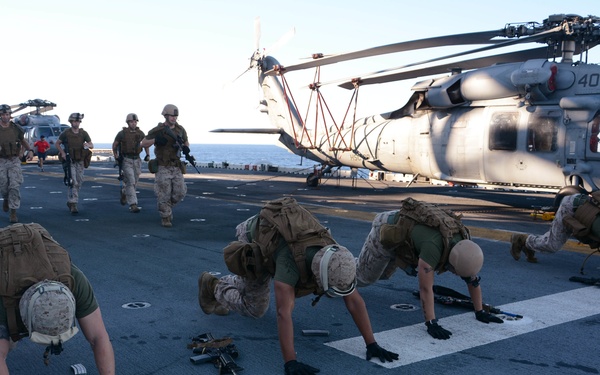 24th MEU Marines conduct physical training on board USS Iwo Jima