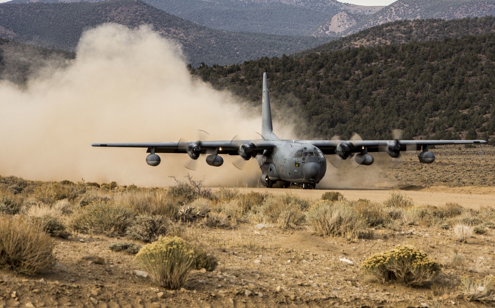 3D MSOB Marines conduct low level static line parachute jumps at Bridgeport, California