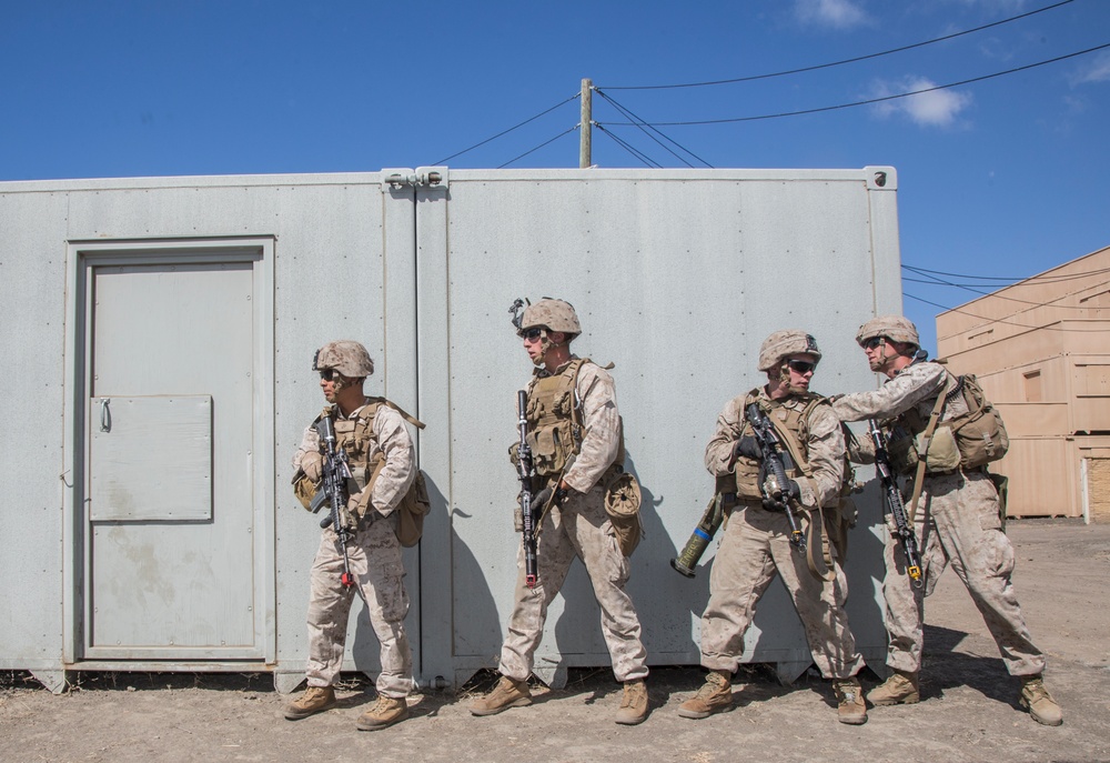 Marines train for helicopter raids