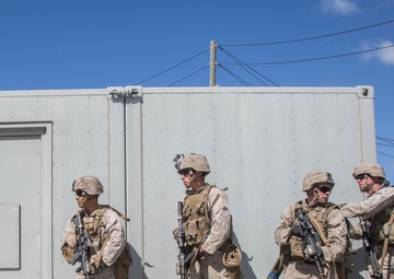 Marines train for helicopter raids