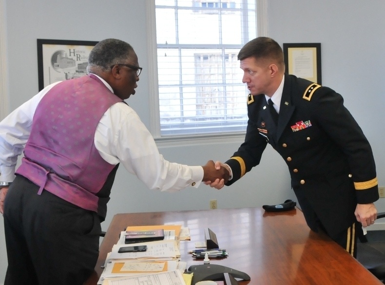 Thompson, Flaggs discuss issues beneficial to the Army Reserve, Vicksburg community