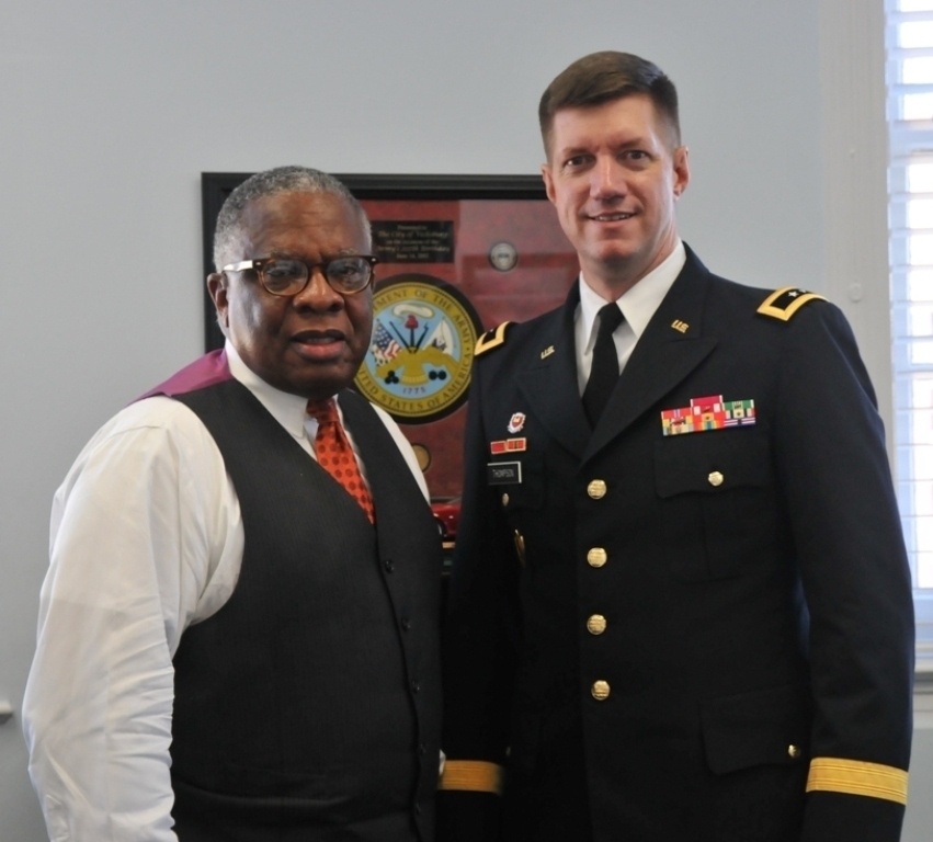 Thompson, Flaggs discuss issues beneficial to the Army Reserve, Vicksburg community