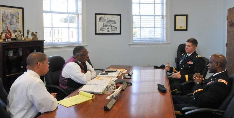 Thompson, Flaggs discuss issues beneficial to the Army Reserve, Vicksburg community