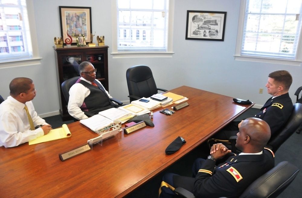 Thompson, Flaggs discuss issues beneficial to the Army Reserve, Vicksburg community