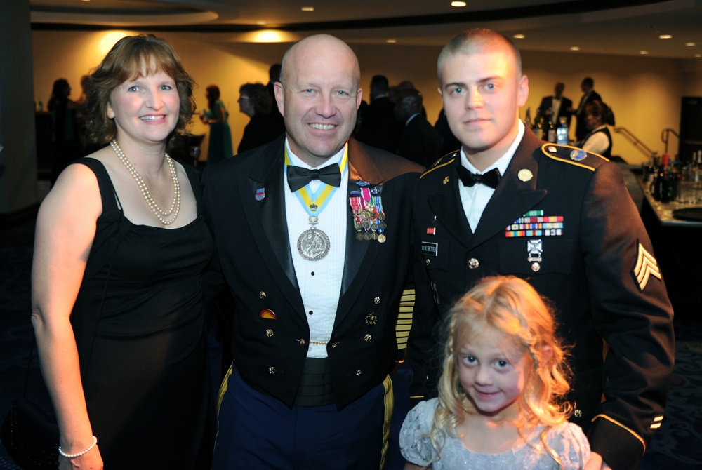 DVIDS Images 2014 USO Gala [Image 8 of 17]