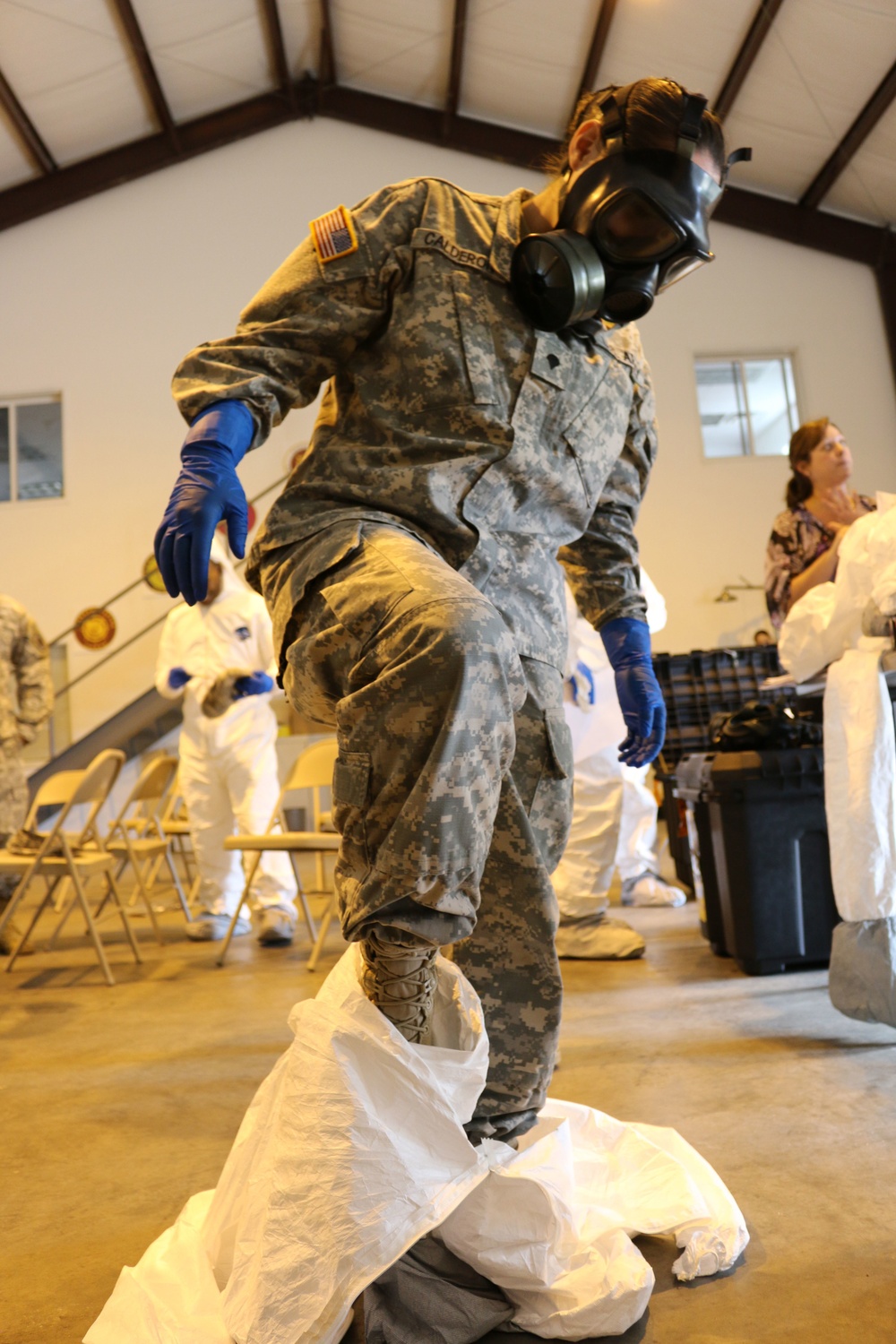 Soldiers practice decontamination and removal