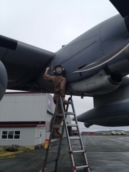 VMGR-252 conducts FISDU, props up detachment