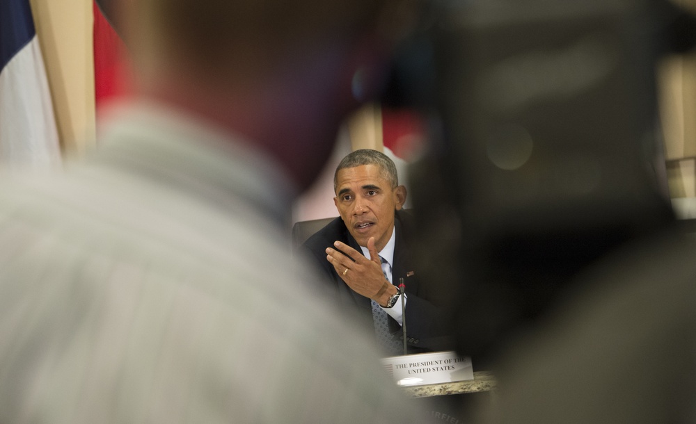 Obama meets with coalition Chiefs of Defense