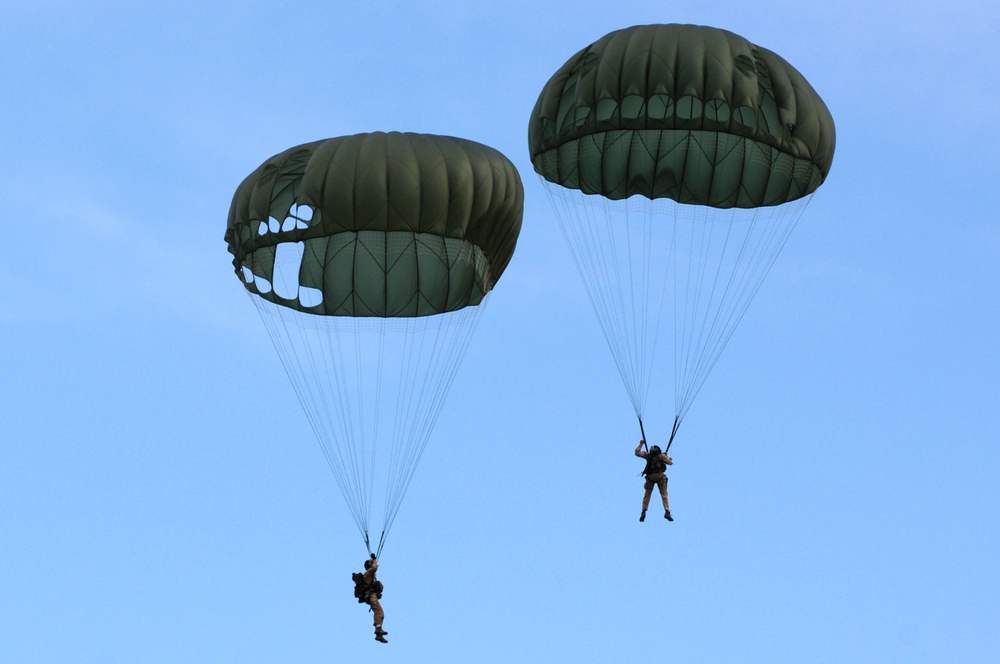 Airmen parachute training