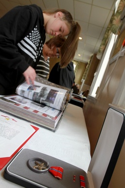 Bronze Star awarded posthumously to Marine for valor in combat