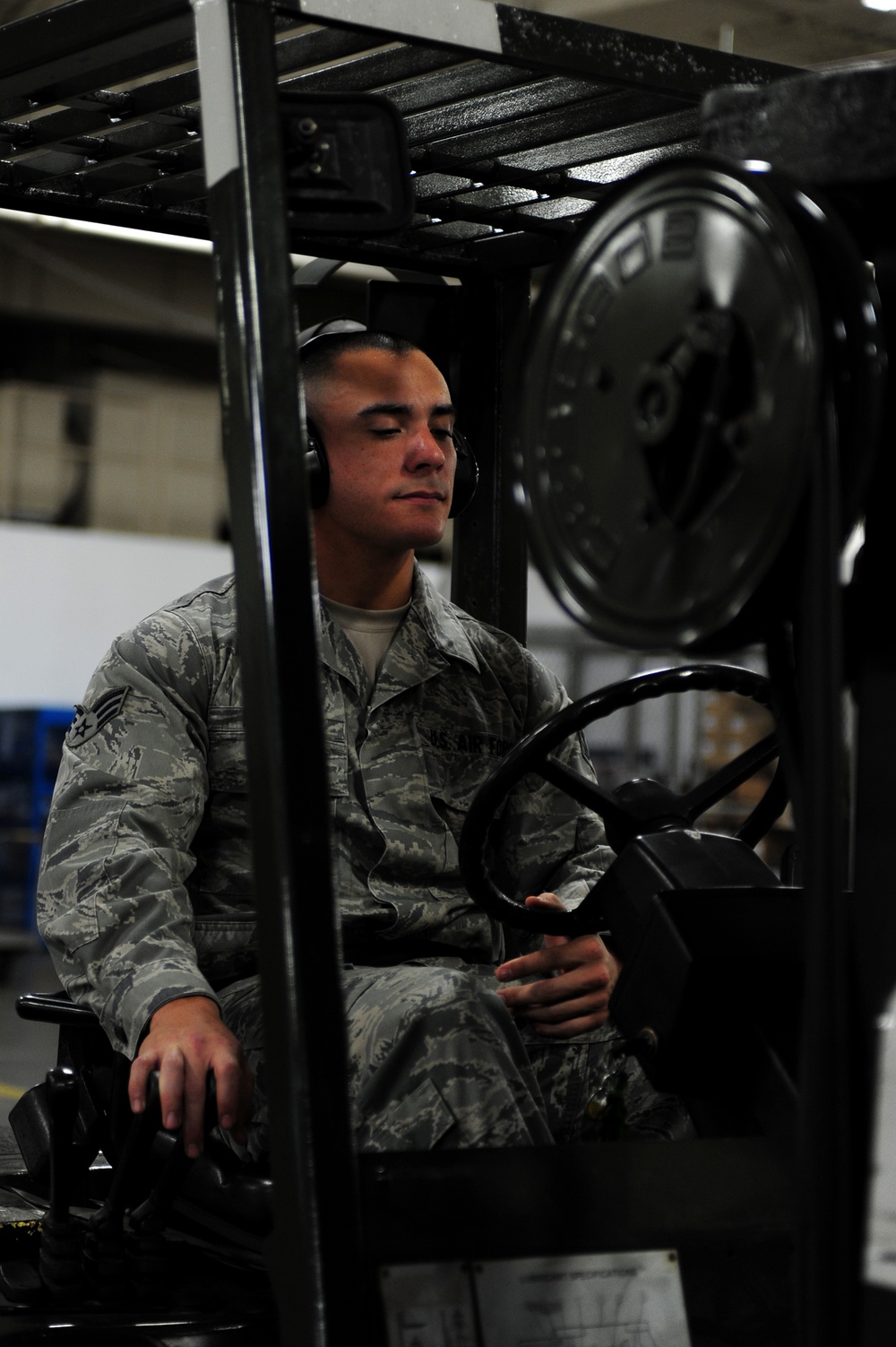 633rd LRS cares for Langley's cargo