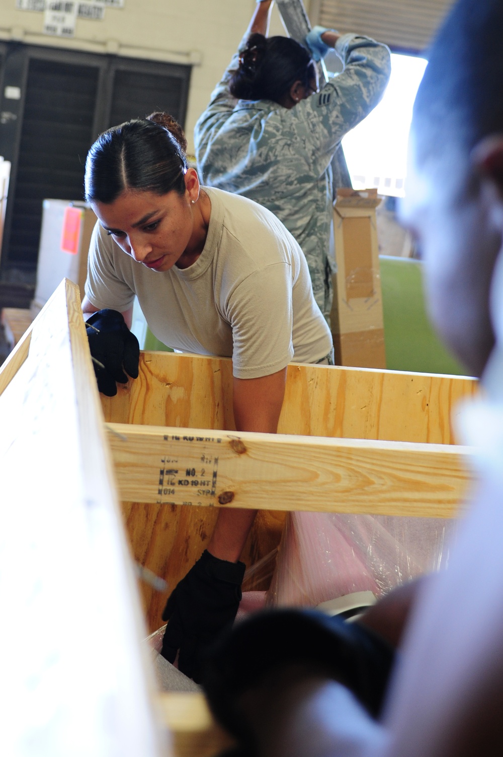 633rd LRS cares for Langley's cargo