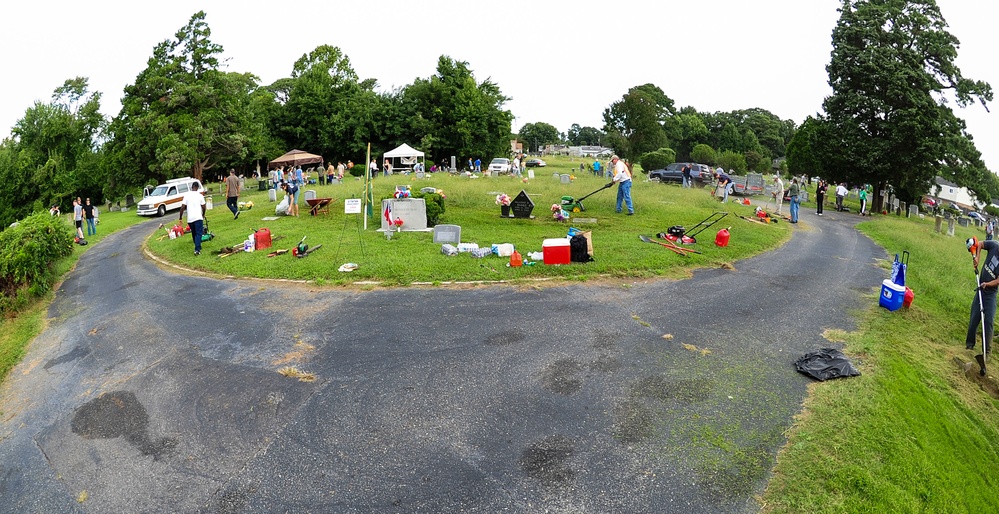 Veterans give Oakland Cemetery facelift