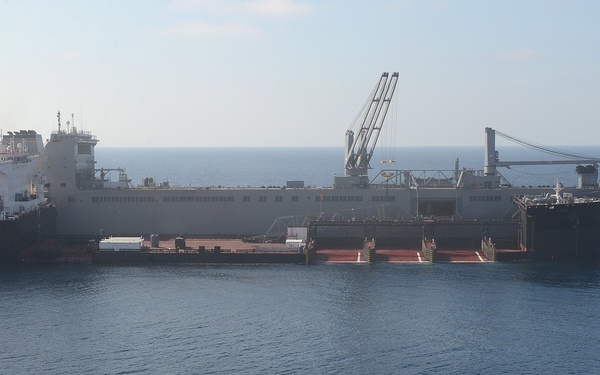 LCAC, MLP, USNS Montford