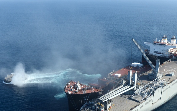 LCAC, MLP, USNS Montford
