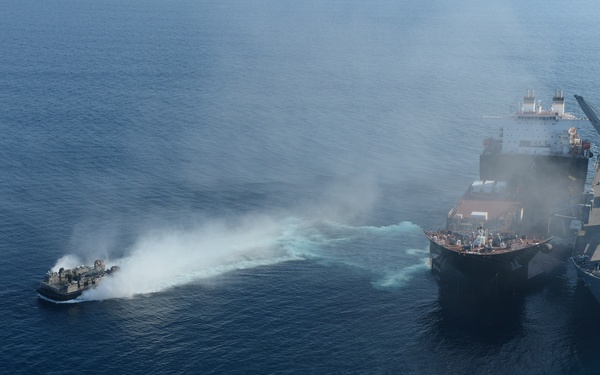 LCAC, MLP, USNS Montford