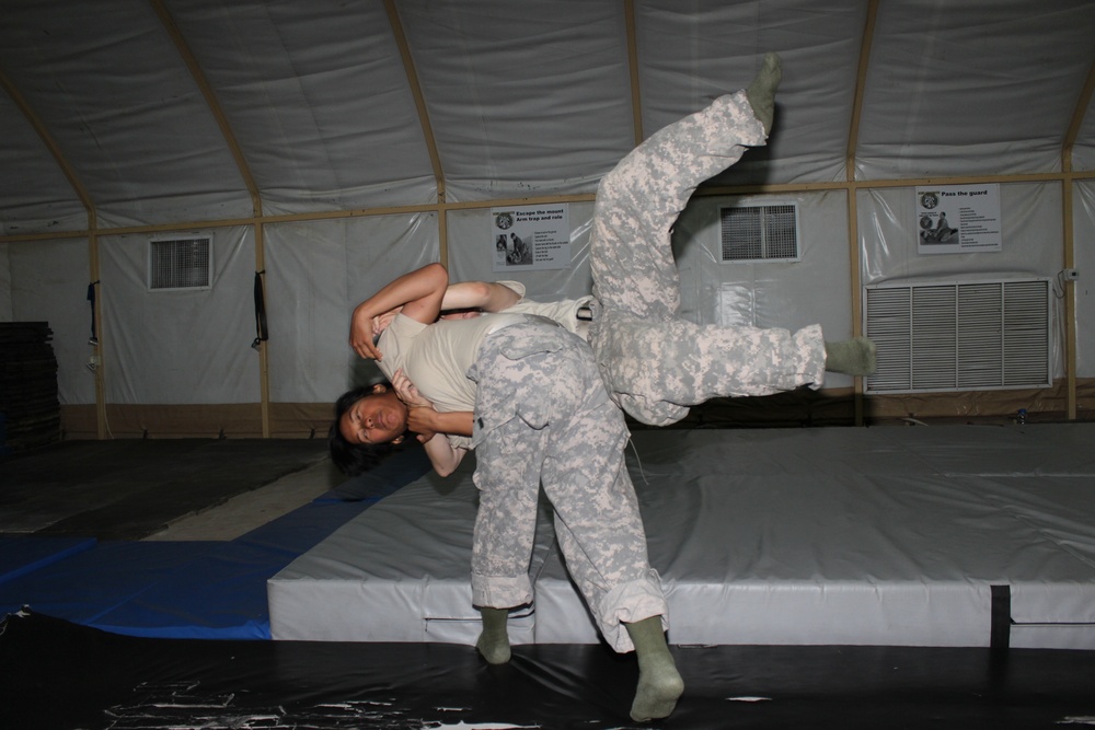 ‘Devil’ Soldiers flip during training