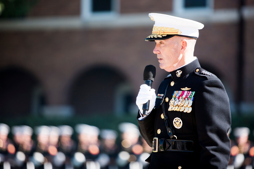 Amos passes Marine command to Dunford
