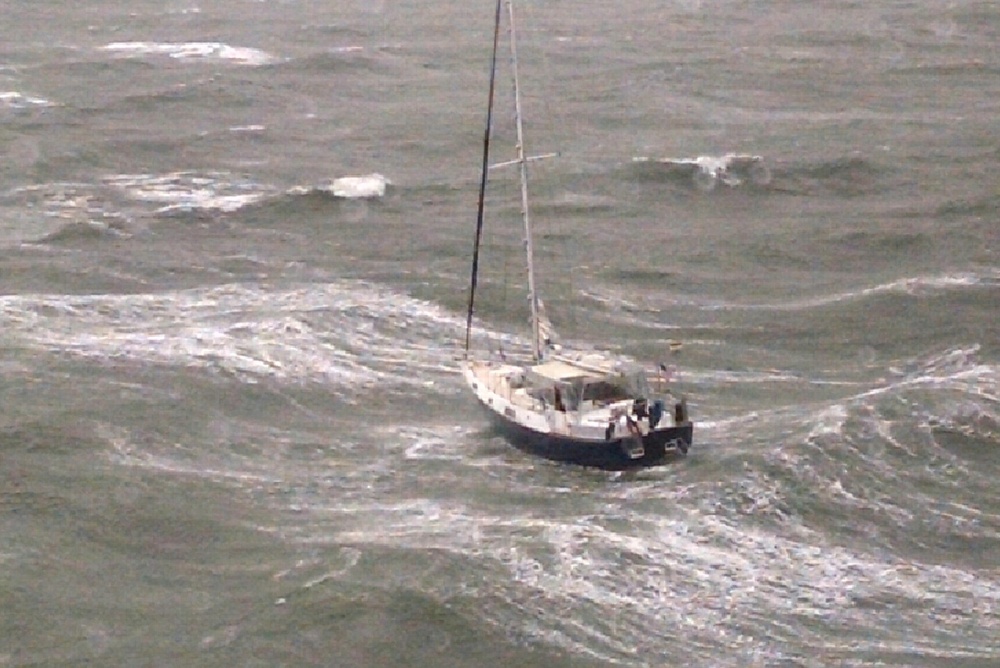 Coast Guard hoists 3 in Chesapeake Bay, Va.