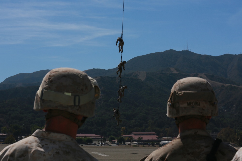 Marines conduct SPIE rigging, fast roping