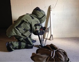 US, Canadian EOD troops hold training exercise