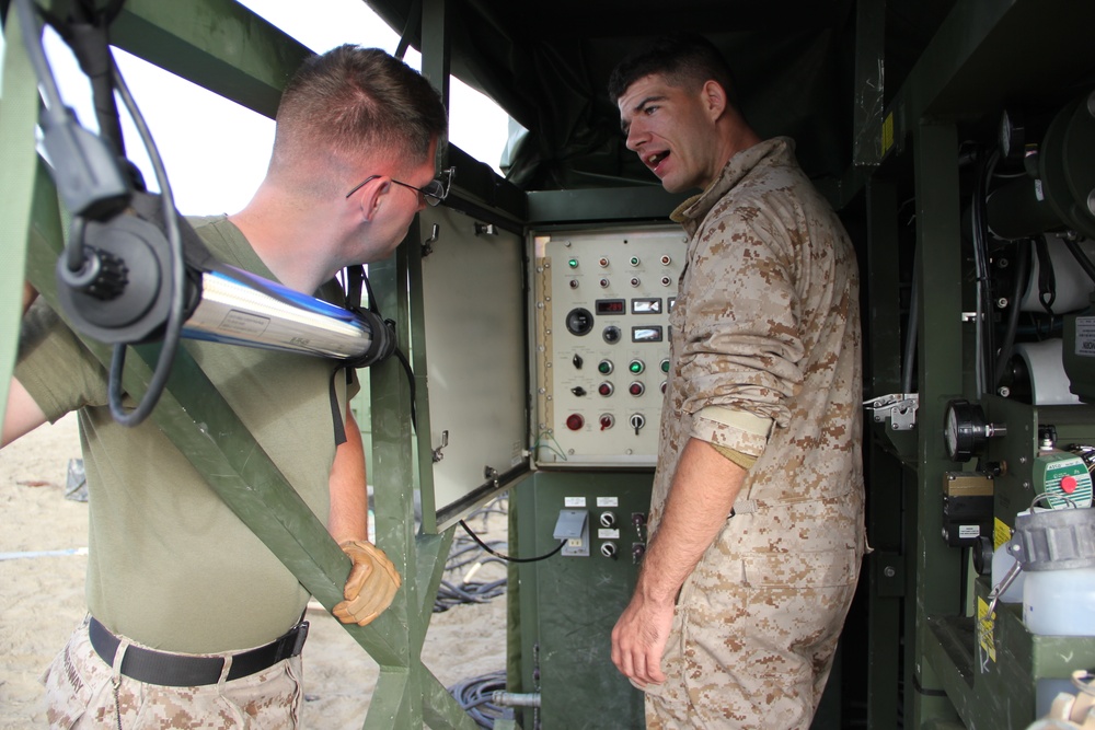 Marines wash away thirst at exercise Pacific Horizon