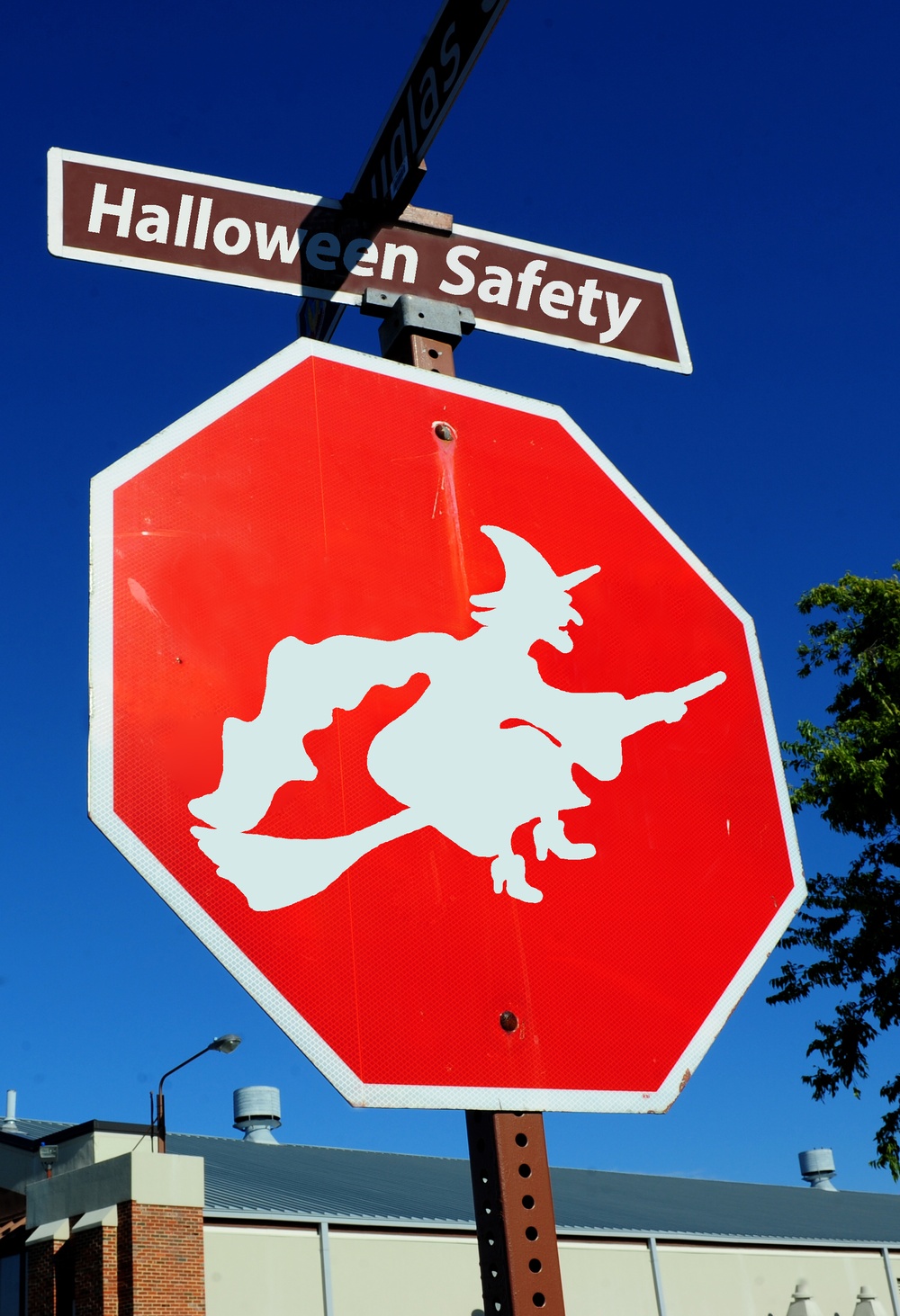 JBLE offers guidelines for Halloween safety