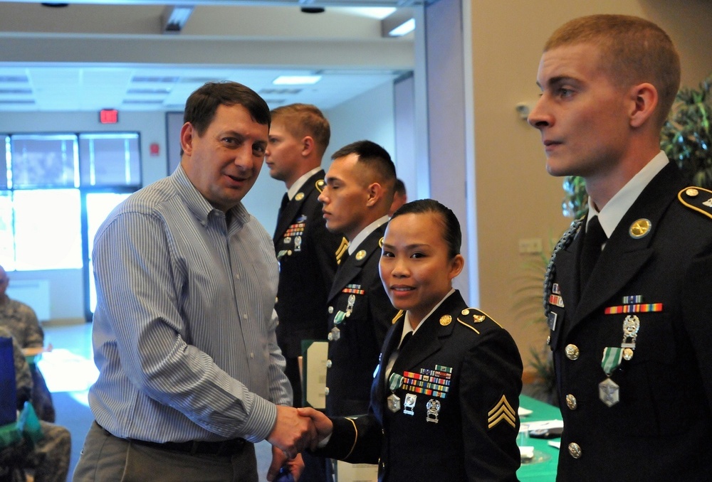 USARAK Recognizes Stryker Soldiers of Excellence