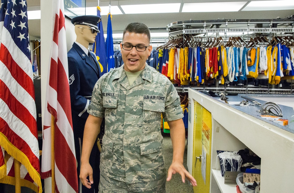 Joint Base Commander visits the US Air Force Honor Guard
