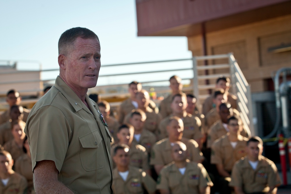 Brig. Gen. Banta Visits MCAS Camp Pendleton