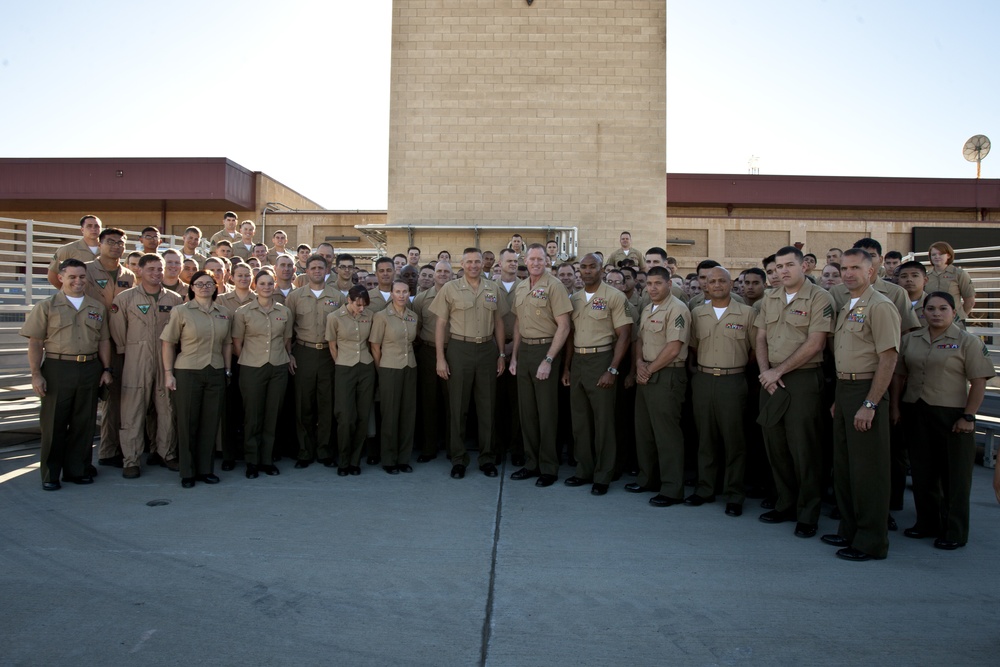 Brig. Gen. Banta Visits MCAS Camp Pendleton