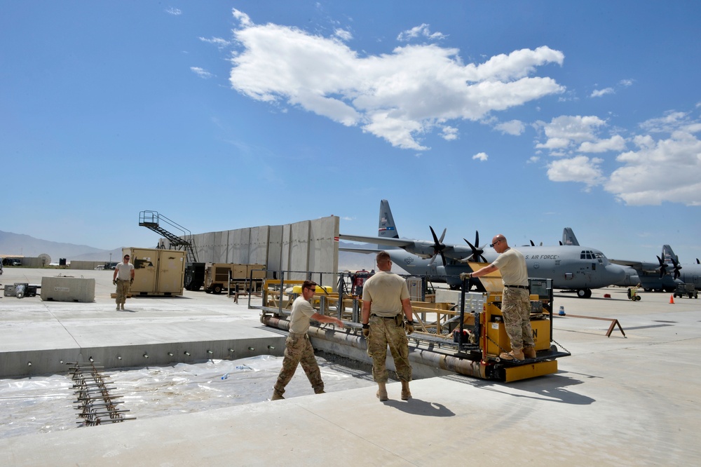 Expeditionary Airmen operate DOD's busiest single runway