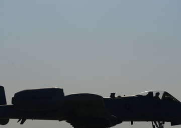Tactical aircraft maintainers keep ’em flying