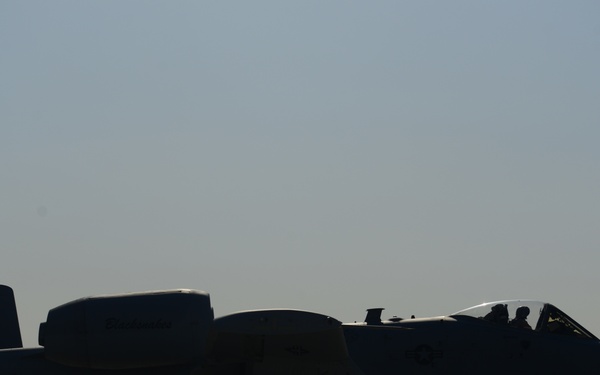 Tactical aircraft maintainers keep ’em flying