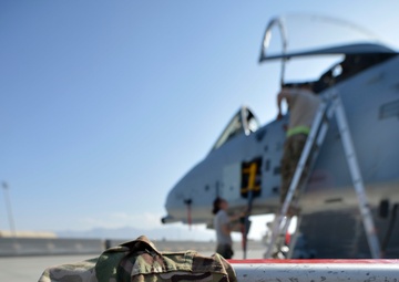 Tactical aircraft maintainers keep ’em flying