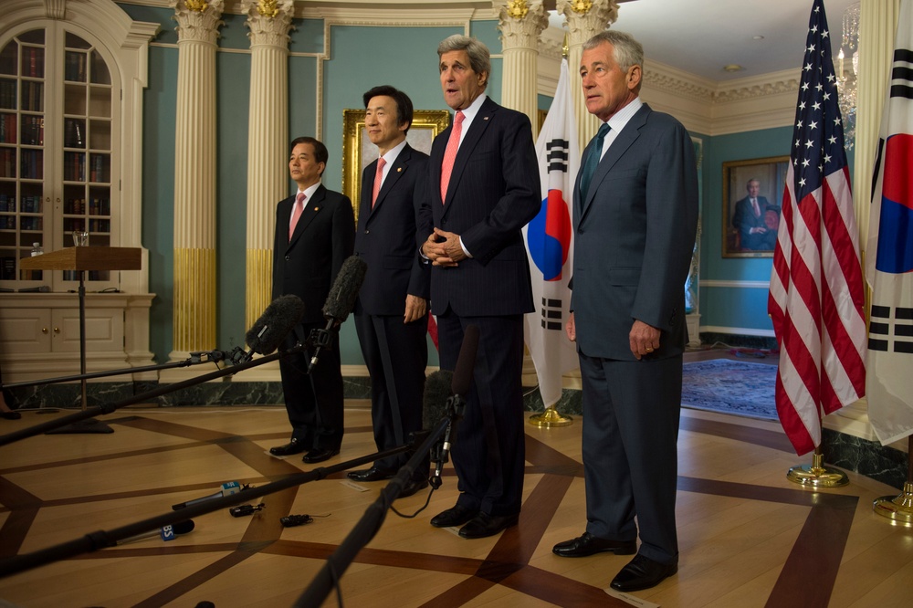 Hagel meets with Secretary of State and ROK Officials