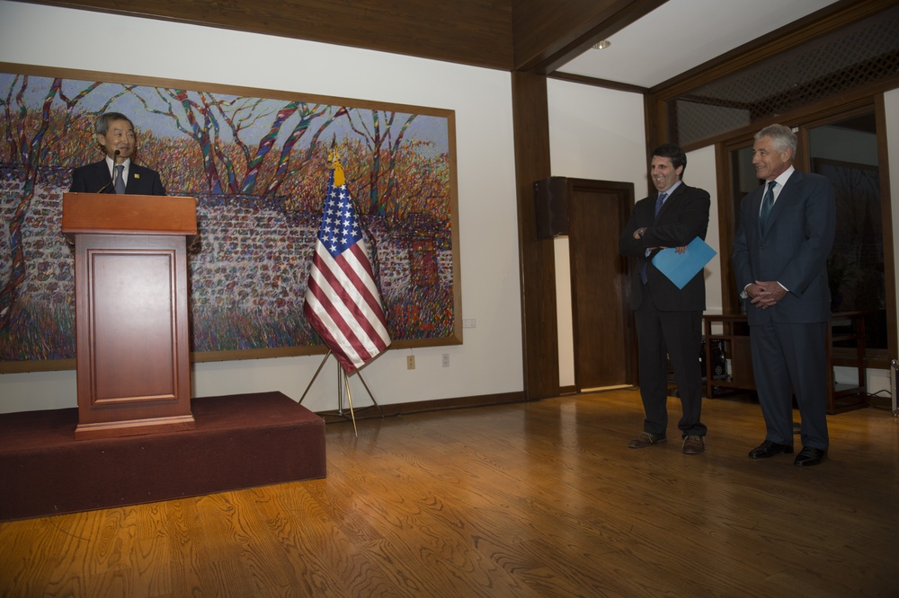 Hagel attend farewell reception in honor of Ambassador Mark Lippert