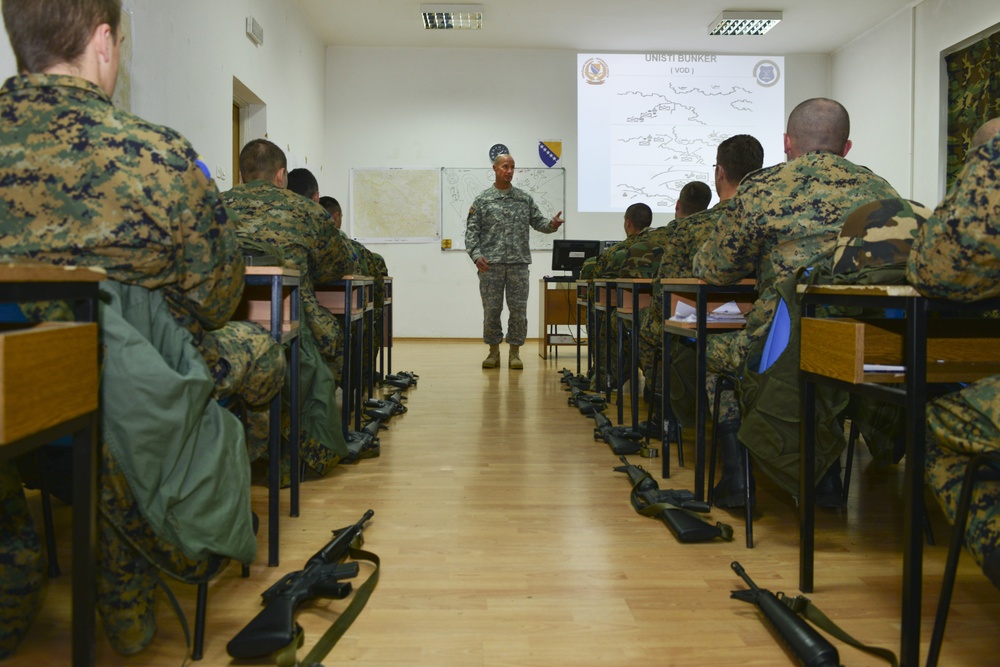 NATO HQ Sarajevo commander visits AFBiH officer cadets